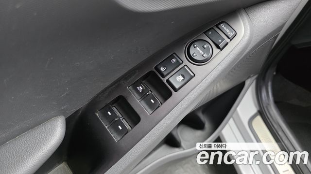 Hyundai Ioniq 2017 — photo 13