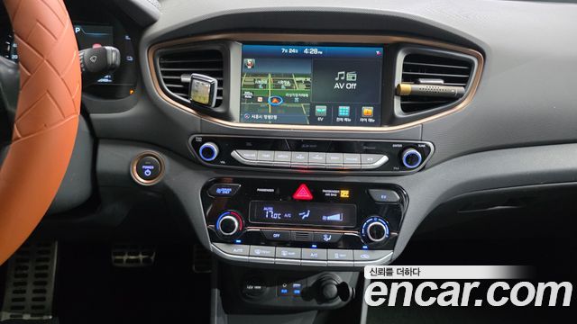 Hyundai Ioniq 2017 — photo 20