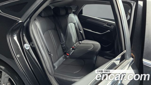 Hyundai Sonata 2018 — photo 16