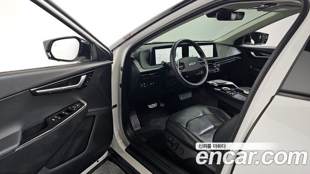 Kia EV6 2022 — photo 13