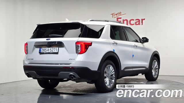 Ford Explorer 2023 — photo 2