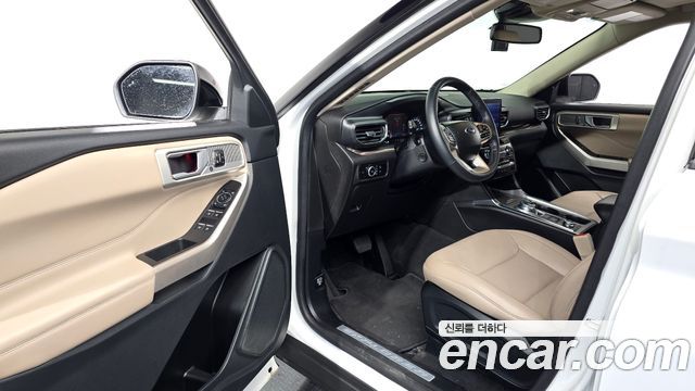 Ford Explorer 2023 — photo 13
