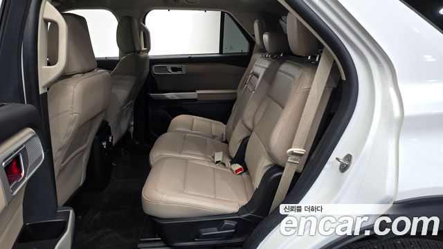 Ford Explorer 2023 — photo 17