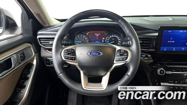 Ford Explorer 2023 — photo 19