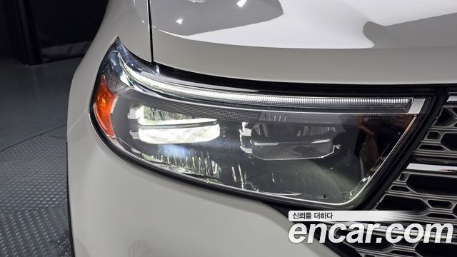 Ford Explorer 2023 — photo 8