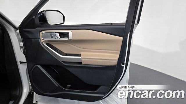 Ford Explorer 2023 — photo 14