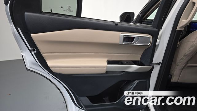 Ford Explorer 2023 — photo 15