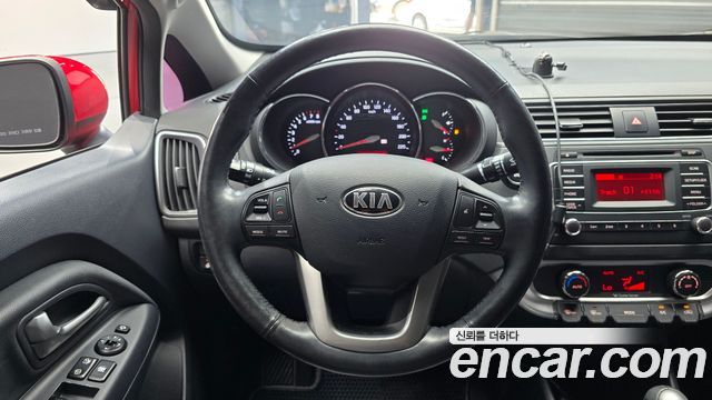 Kia pride 2015 — photo 13