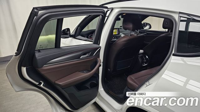 BMW X4 2023 — photo 25