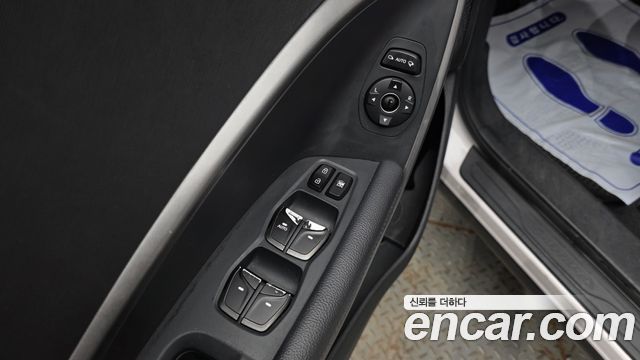 Hyundai Santafe 2016 — photo 11