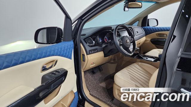 Kia Canival 2020 — photo 13