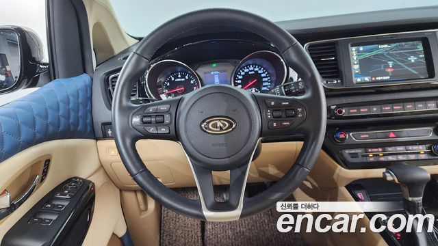 Kia Canival 2020 — photo 18