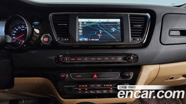 Kia Canival 2020 — photo 19