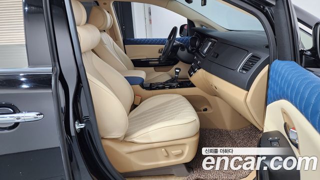 Kia Canival 2020 — photo 16