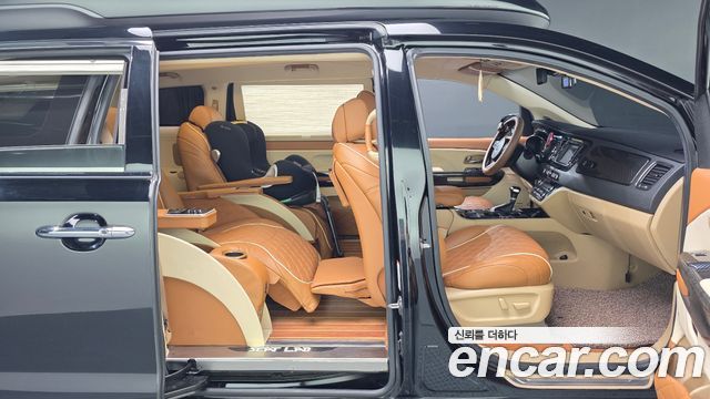 Kia Canival 2020 — photo 11