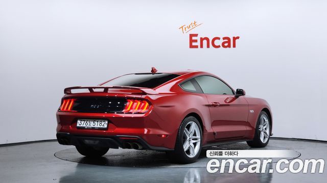 Ford Mustang 2020 — photo 2