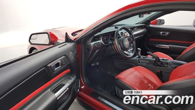 Ford Mustang 2020 — photo 10