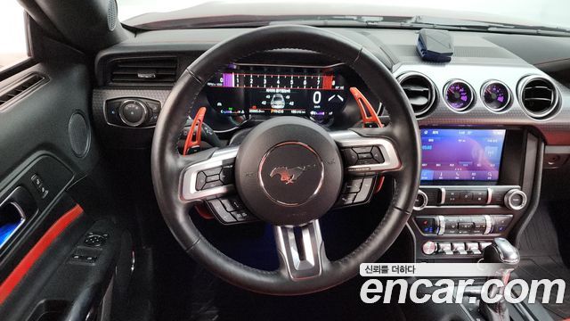 Ford Mustang 2020 — photo 16