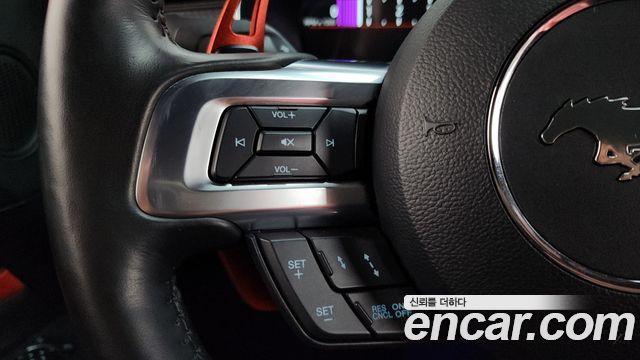 Ford Mustang 2020 — photo 18