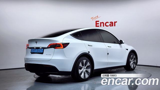 Tesla Model Y 2021 — photo 2