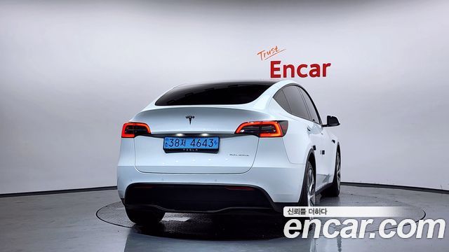 Tesla Model Y 2021 — photo 4