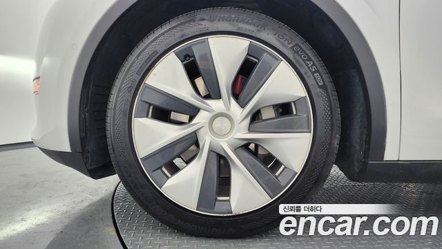 Tesla Model Y 2021 — photo 5