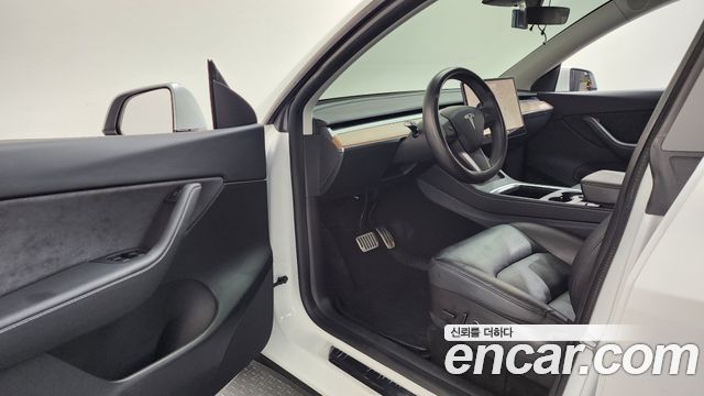 Tesla Model Y 2021 — photo 13
