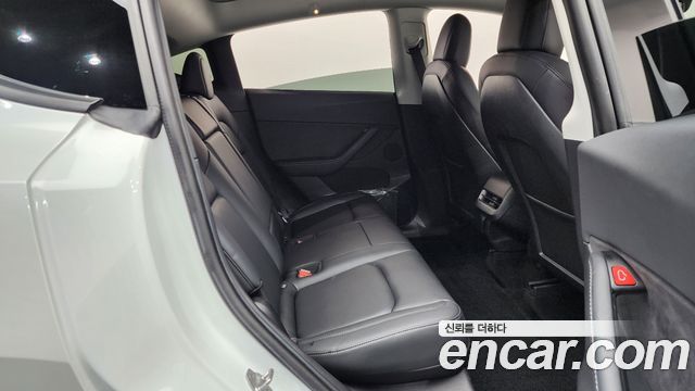 Tesla Model Y 2021 — photo 17