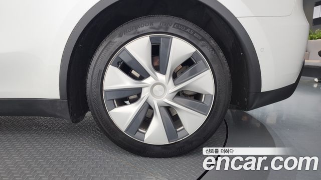 Tesla Model Y 2021 — photo 7