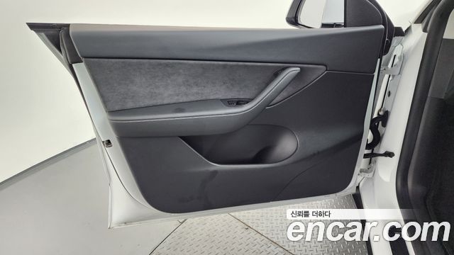 Tesla Model Y 2021 — photo 14
