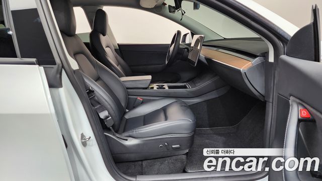 Tesla Model Y 2021 — photo 16