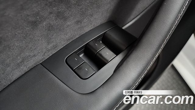 Tesla Model Y 2021 — photo 28