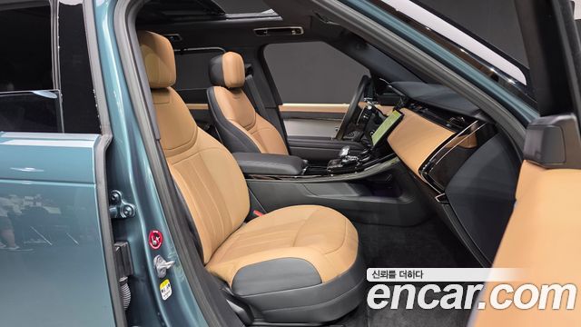 Land Rover Range Rover Sport 2023 — photo 16