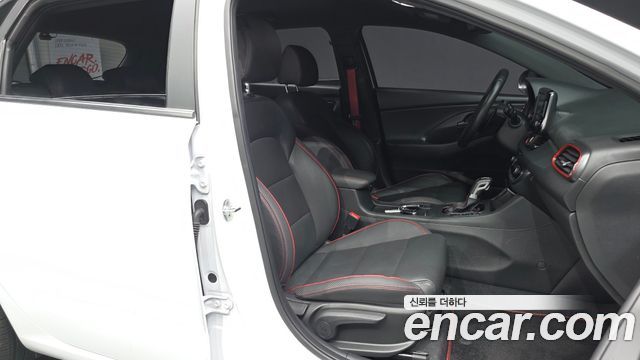 Hyundai i30 2020 — photo 17