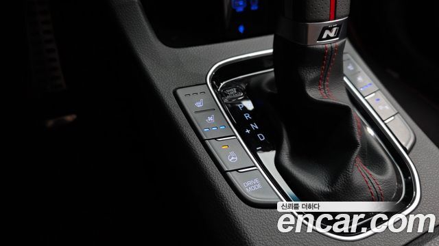 Hyundai i30 2020 — photo 24