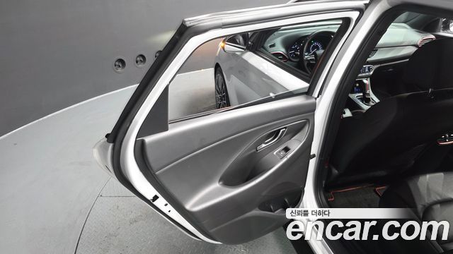 Hyundai i30 2020 — photo 15