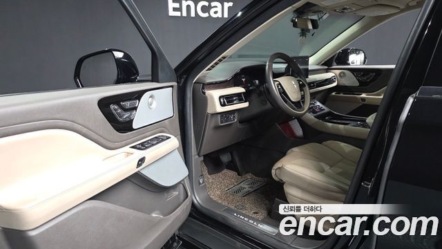 Lincoln Aviator 2022 — photo 13
