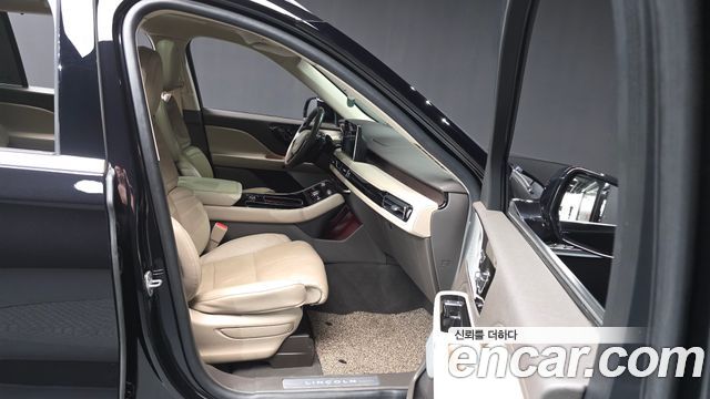 Lincoln Aviator 2022 — photo 17