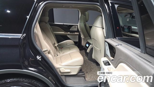 Lincoln Aviator 2022 — photo 18