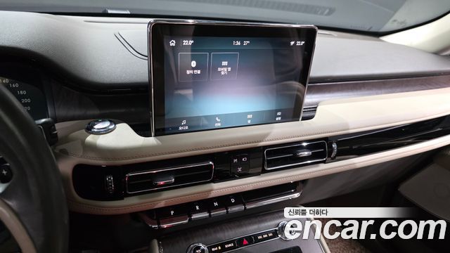 Lincoln Aviator 2022 — photo 20
