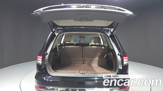 Lincoln Aviator 2022 — photo 26