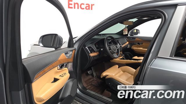 Volvo XC90 2020 — photo 10