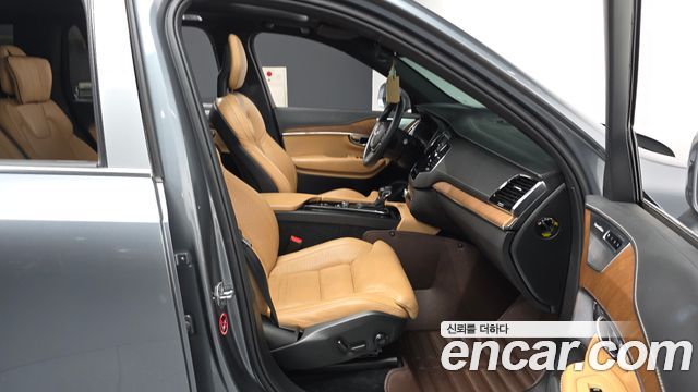 Volvo XC90 2020 — photo 11