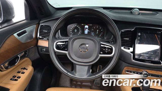 Volvo XC90 2020 — photo 13