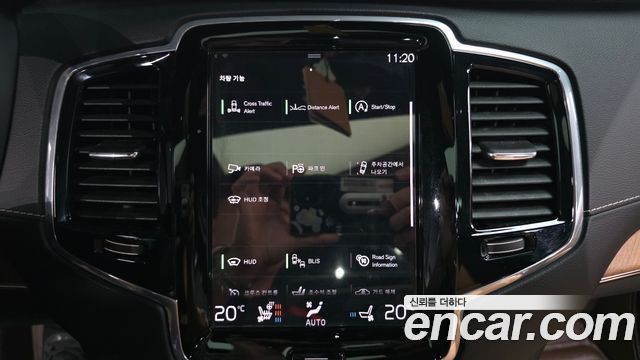 Volvo XC90 2020 — photo 16