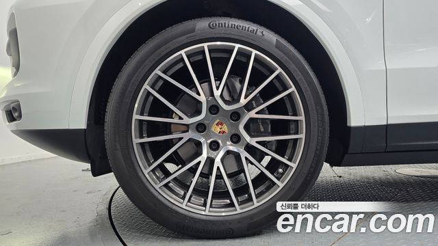 Porsche Cayenne 2023 — photo 5