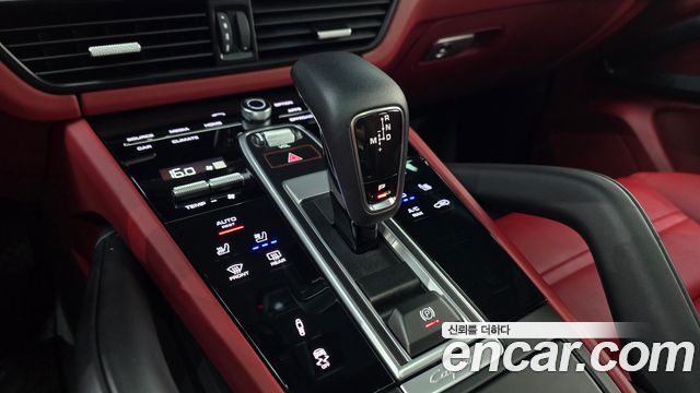 Porsche Cayenne 2023 — photo 12