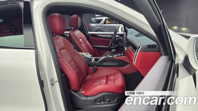 Porsche Cayenne 2023 — photo 13