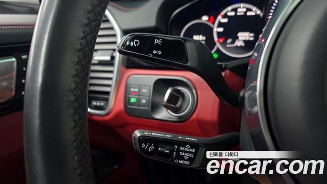 Porsche Cayenne 2023 — photo 20