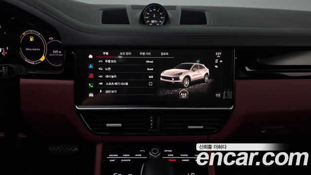 Porsche Cayenne 2023 — photo 21